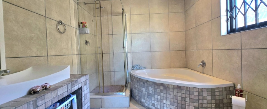 6 Bedroom Property for Sale in Franskraal Western Cape